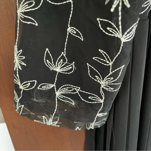 NWT Alfani Pleated Embroidered Side Split Long Sheer kimono - Picture 11 of 16